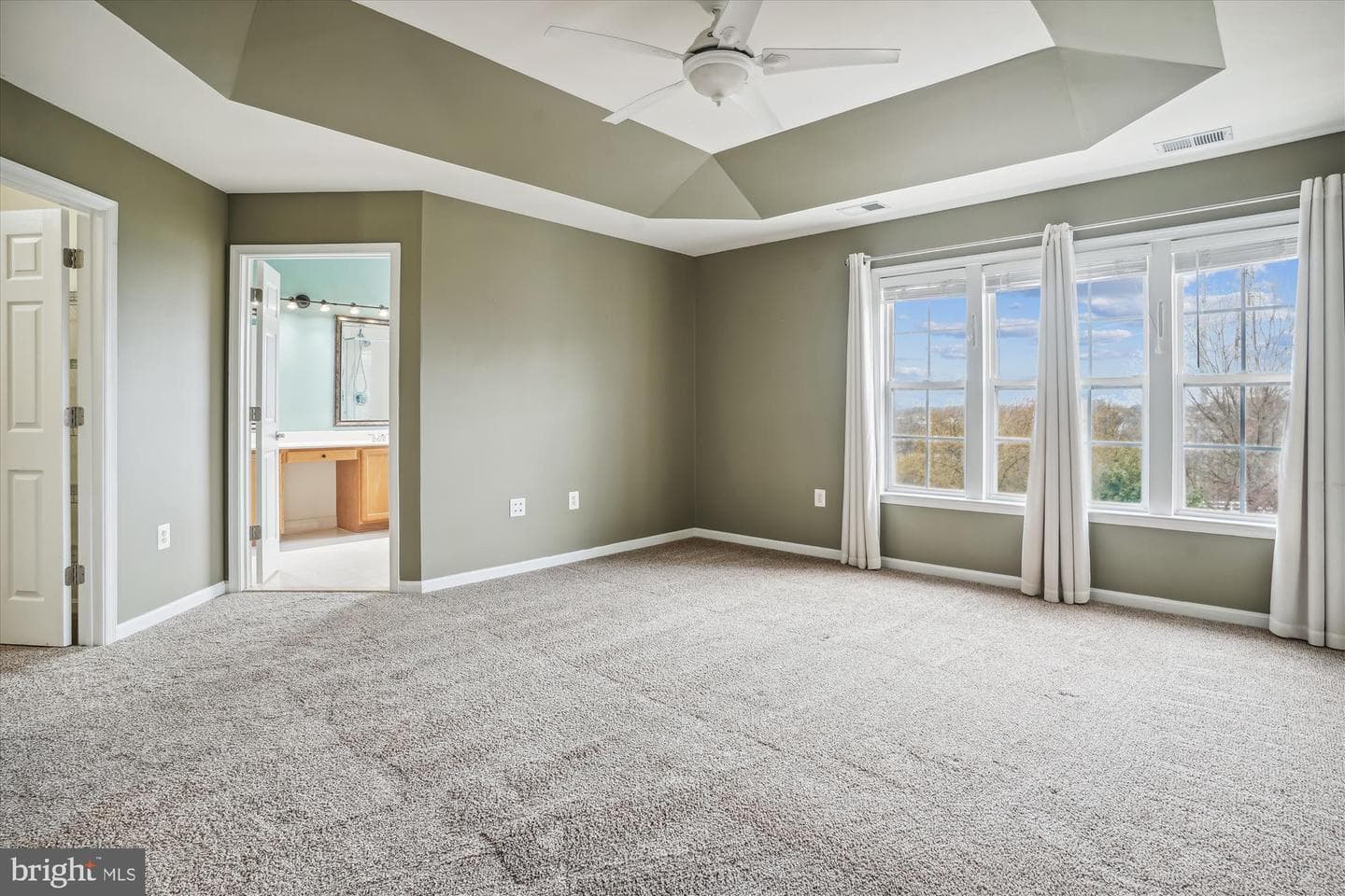 826 Revelstore Terrace NE photo 11