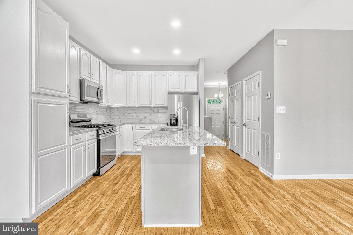 45560 Grand Central Square photo 17