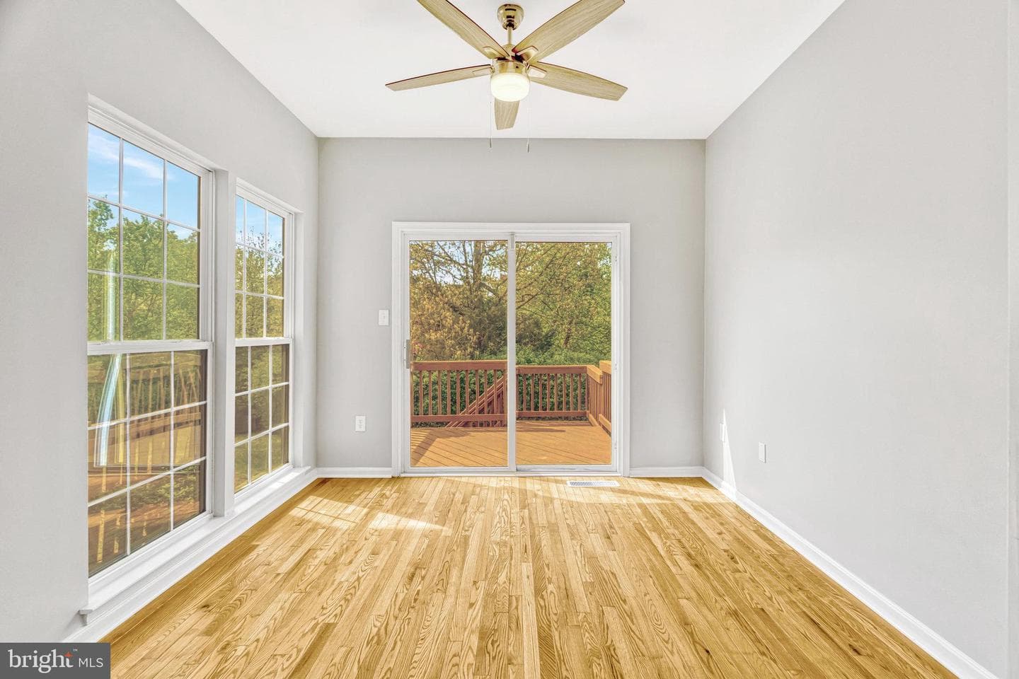 45560 Grand Central Square photo 18