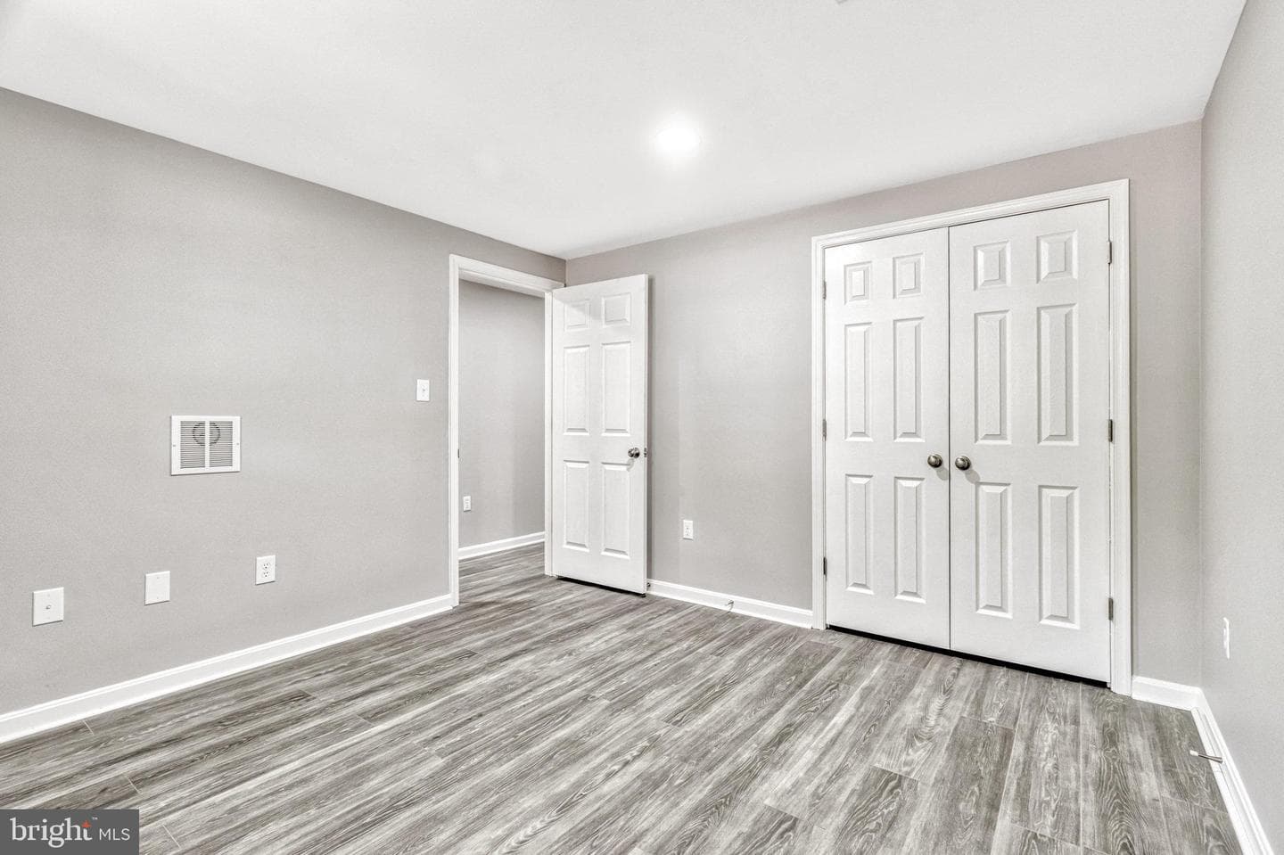 45560 Grand Central Square photo 27
