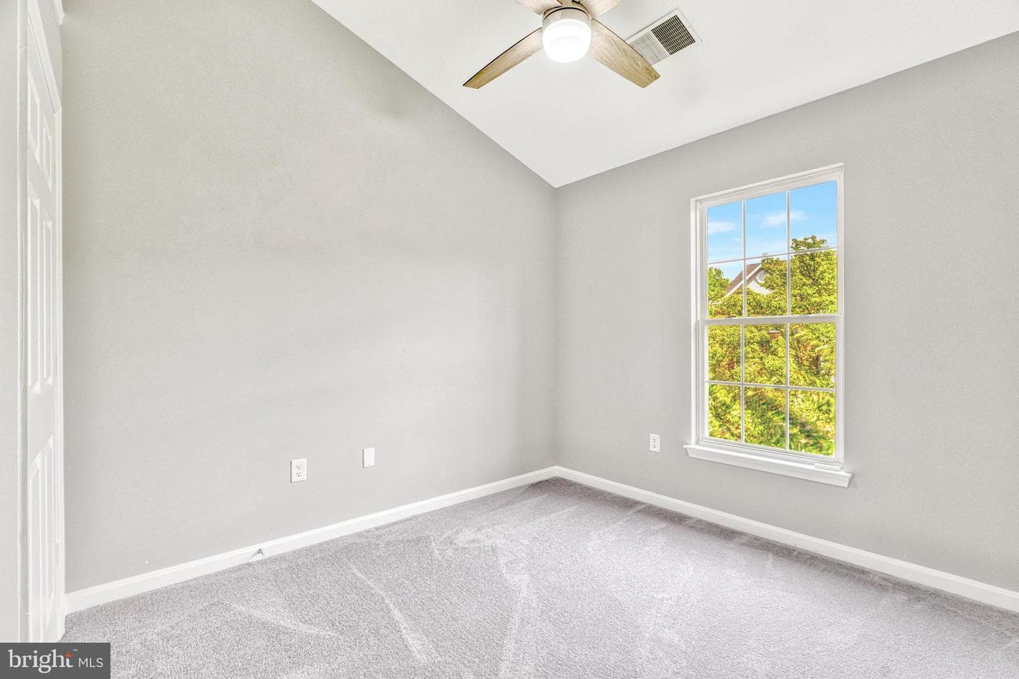 45560 Grand Central Square photo 33