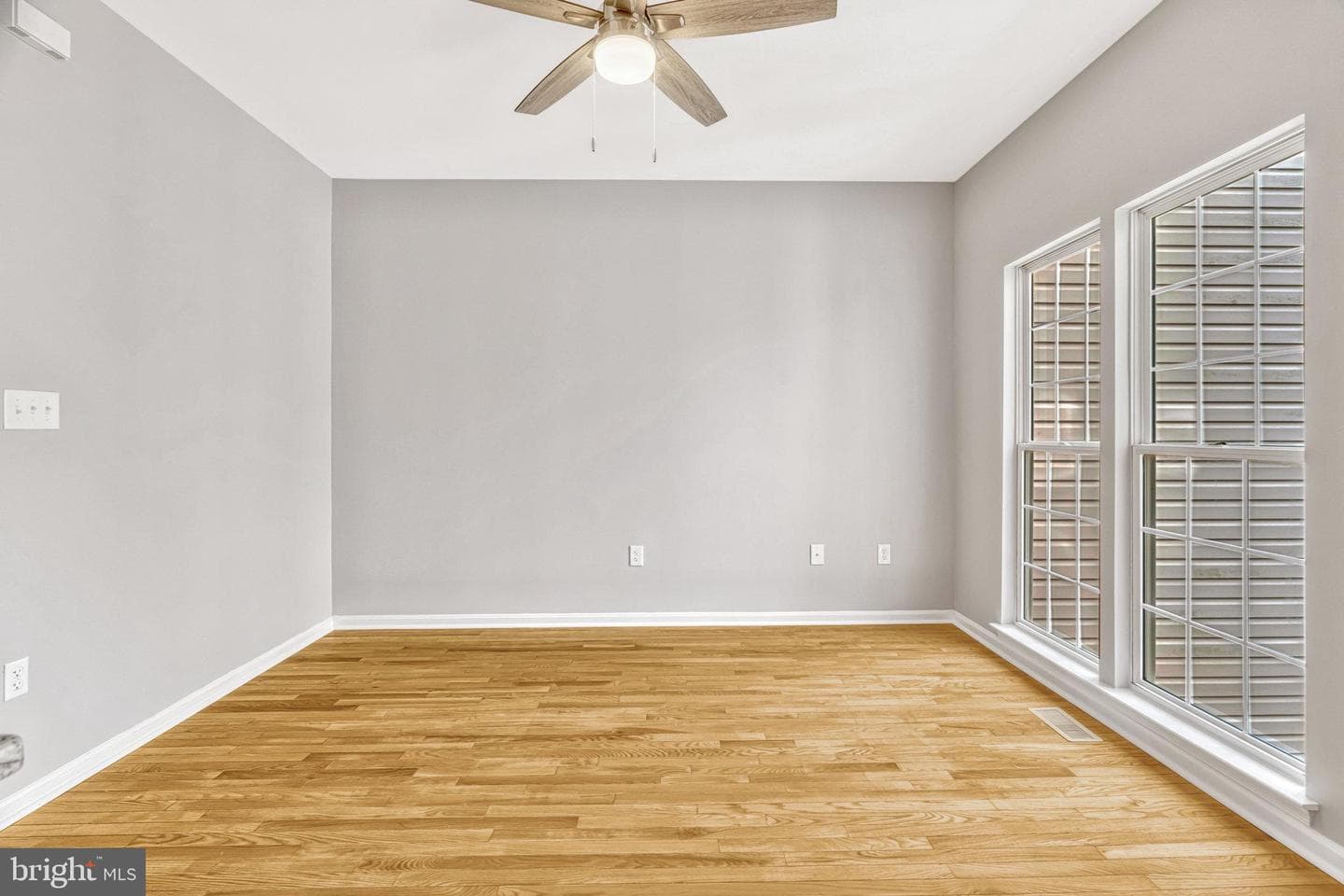 45560 Grand Central Square photo 8