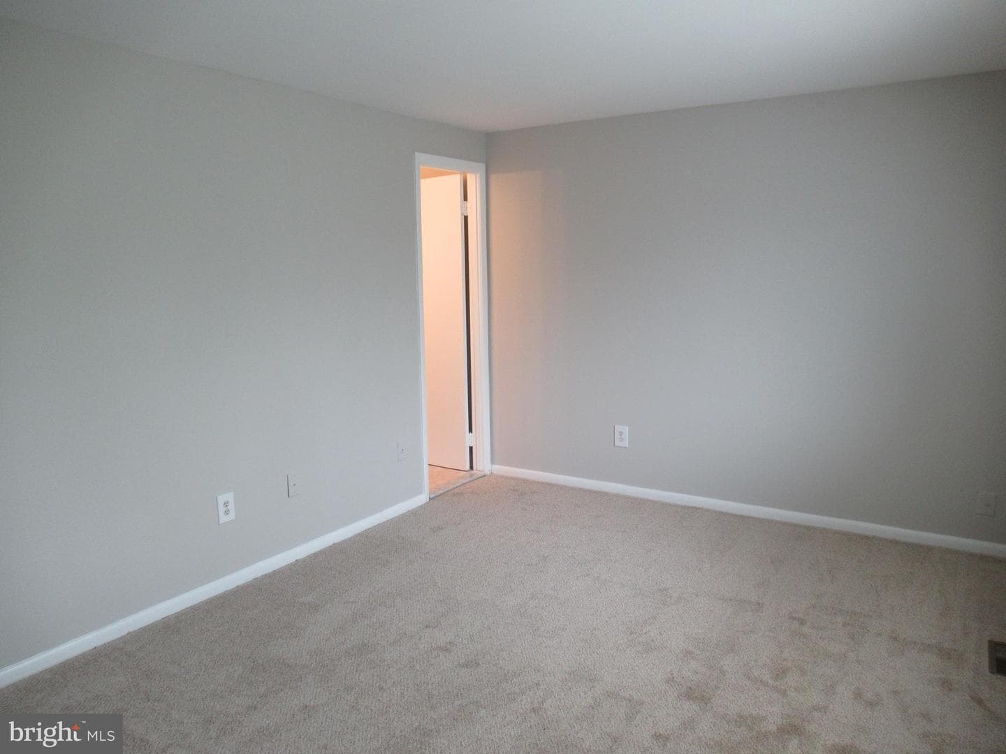 716 Giles Place photo 18