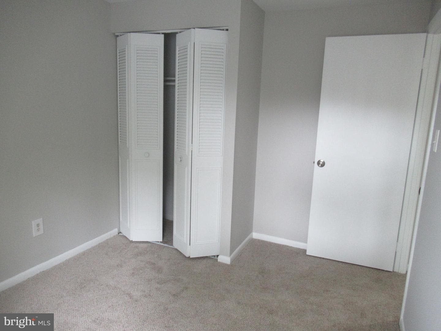 716 Giles Place photo 25