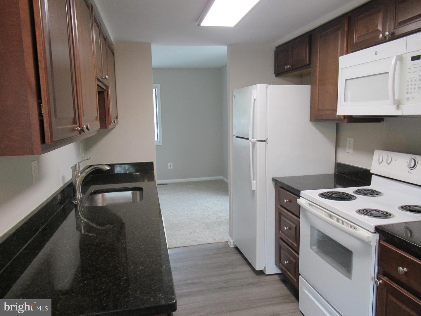 716 Giles Place photo 7