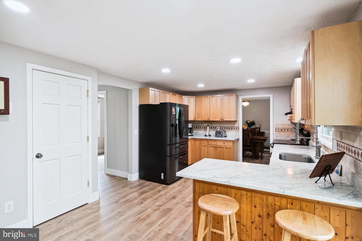 106 Almey Court photo 20