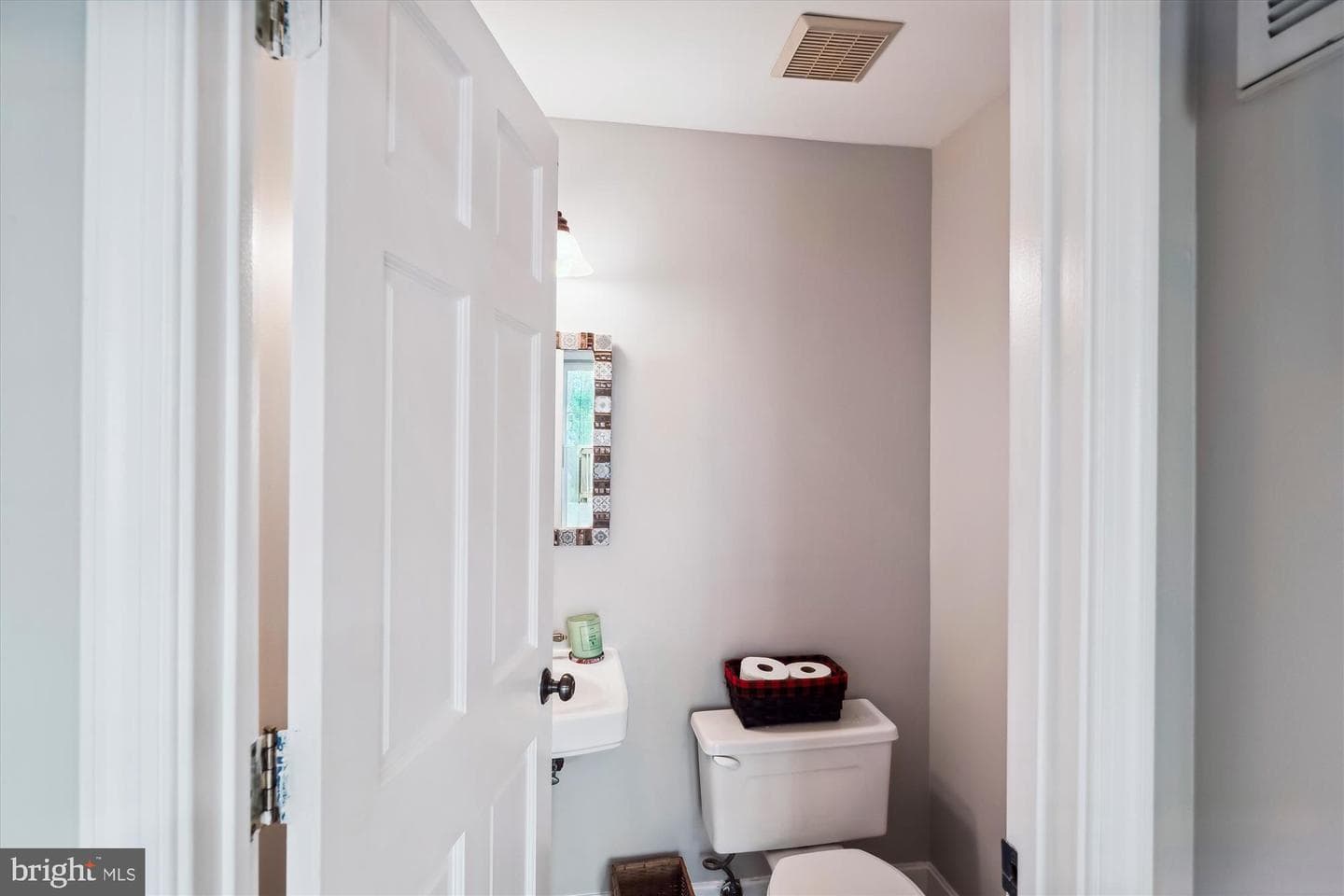 106 Almey Court photo 21