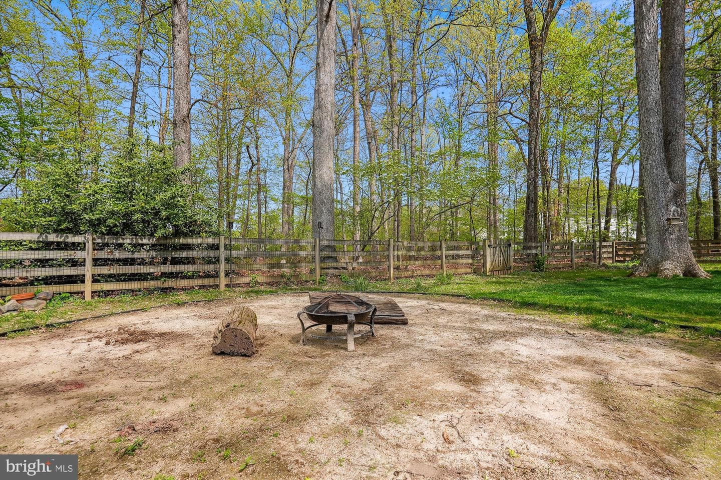 106 Almey Court photo 49