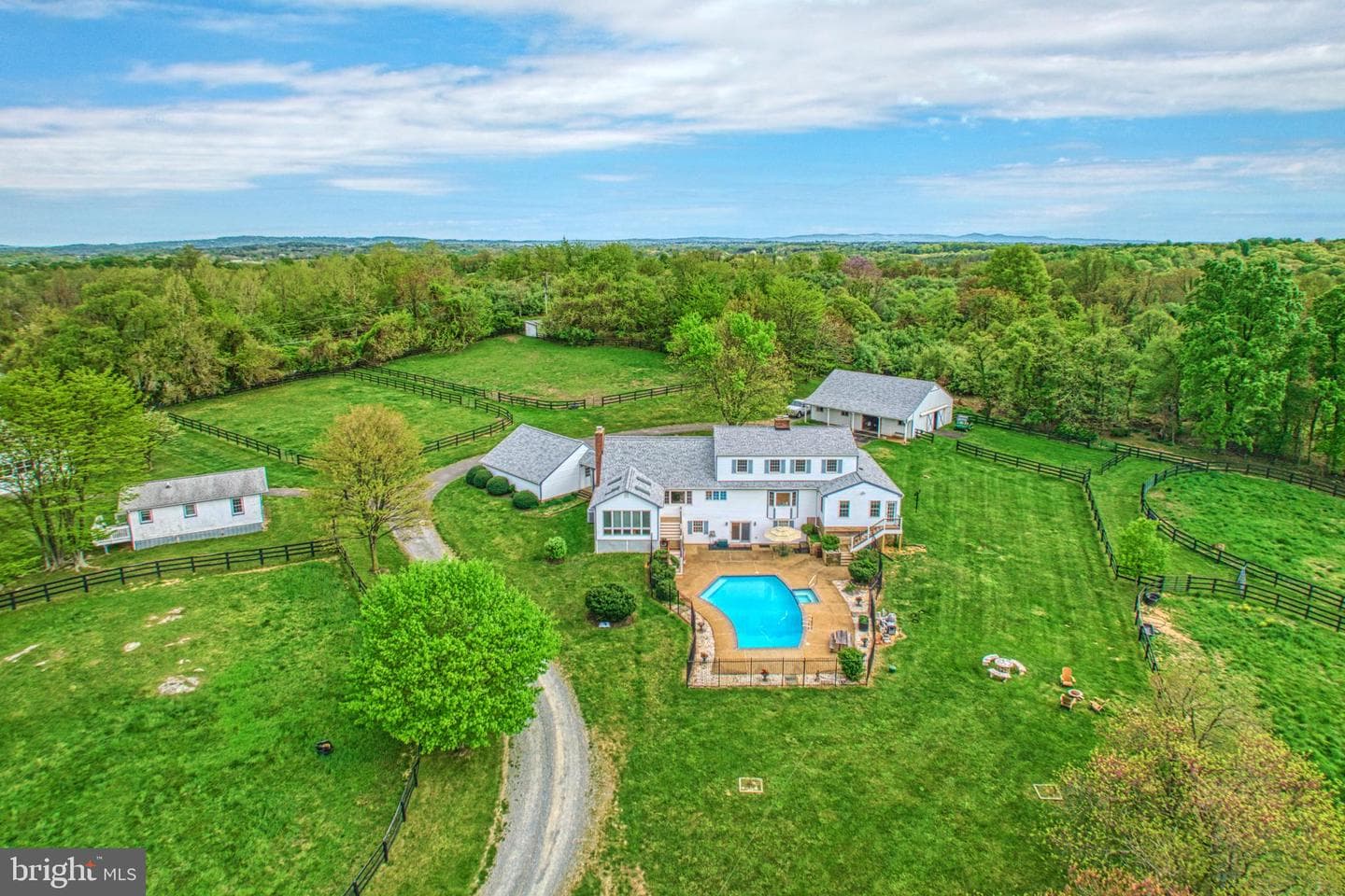 36181 Foxlore Farm Lane photo 4