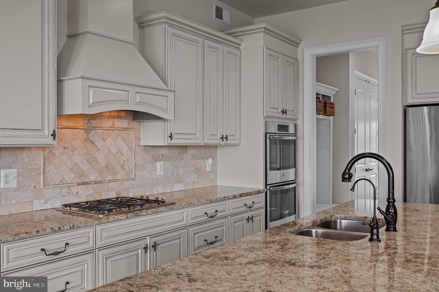 39548 Whispering Brook Place photo 32