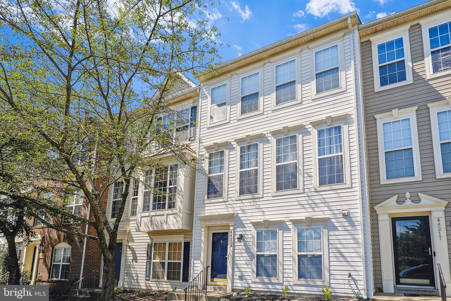 44219 Suscon Square photo 1