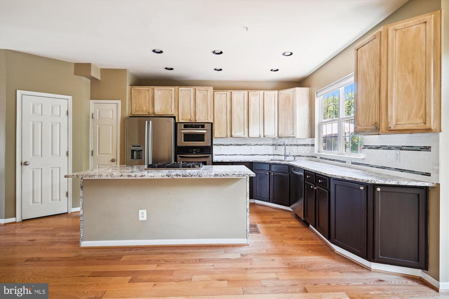 44219 Suscon Square photo 12