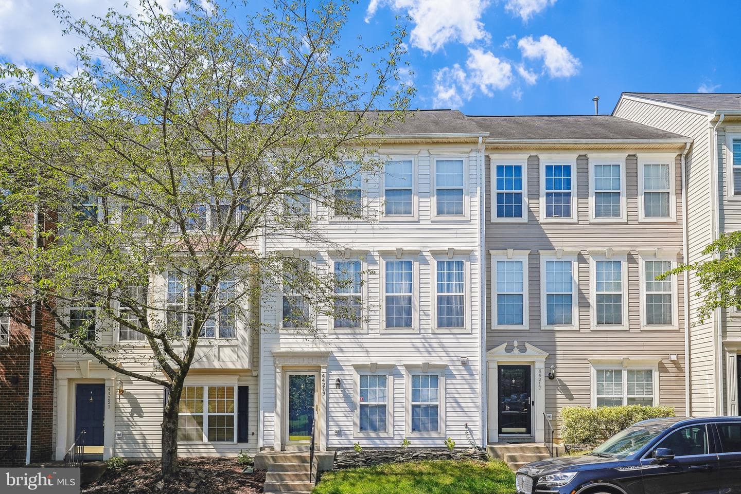 44219 Suscon Square photo 2