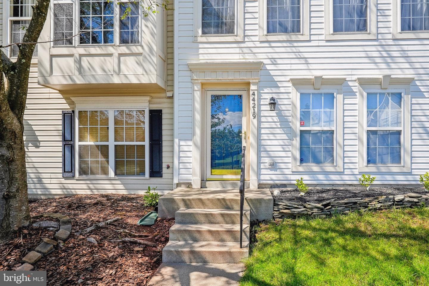 44219 Suscon Square photo 4