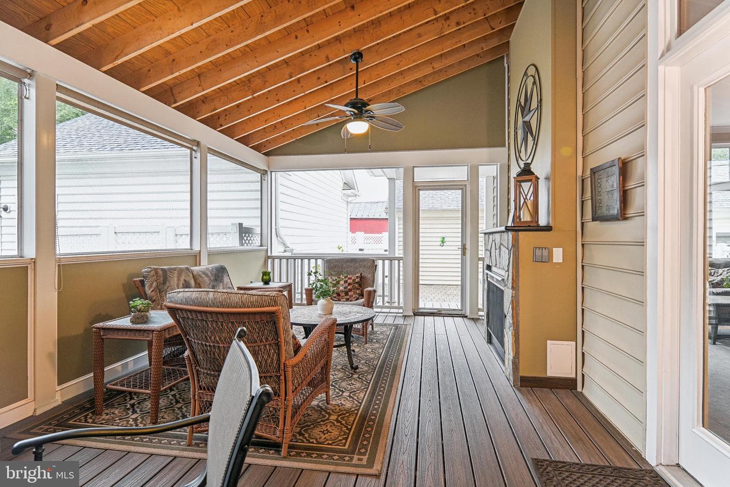525 Gentlewood Square photo 26