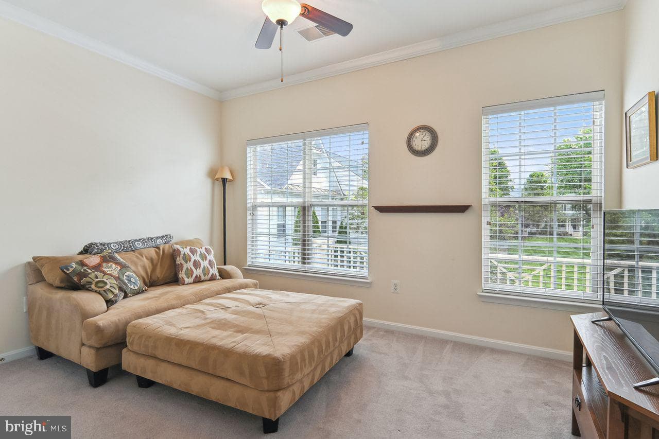 525 Gentlewood Square photo 28