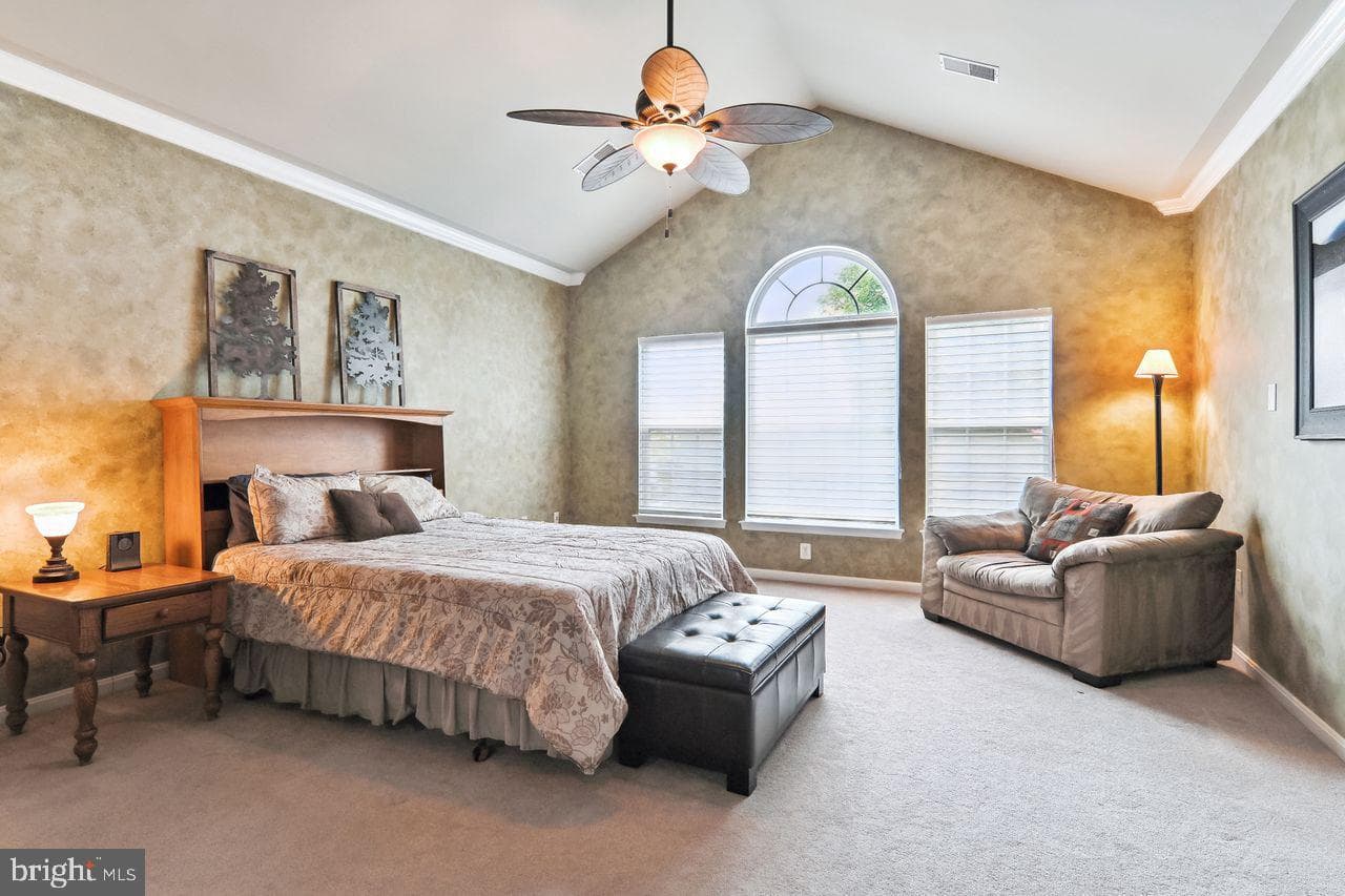 525 Gentlewood Square photo 32