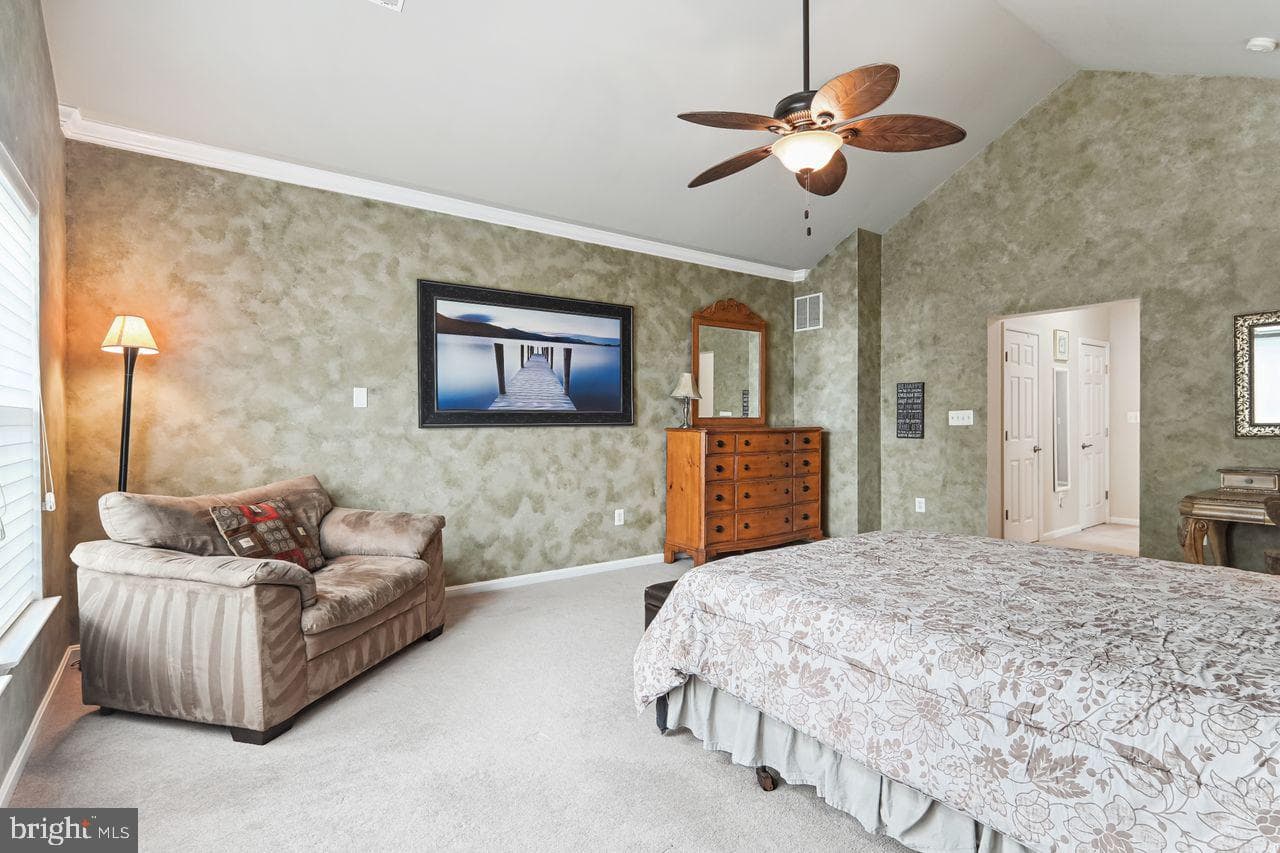 525 Gentlewood Square photo 33