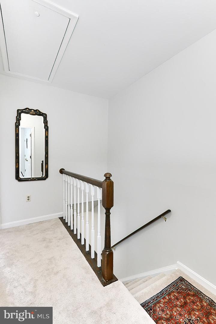106 Saint Charles Square photo 17