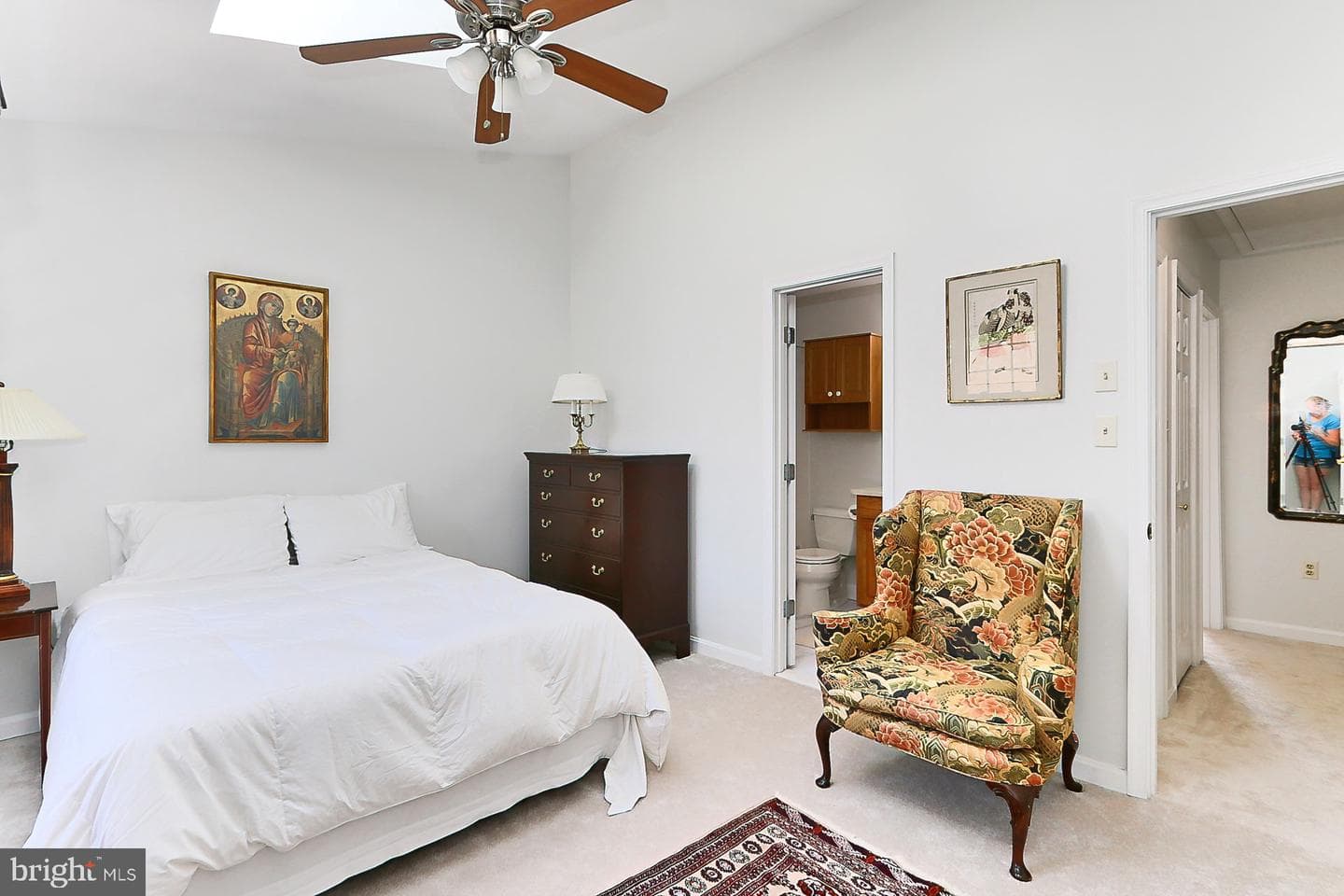 106 Saint Charles Square photo 20