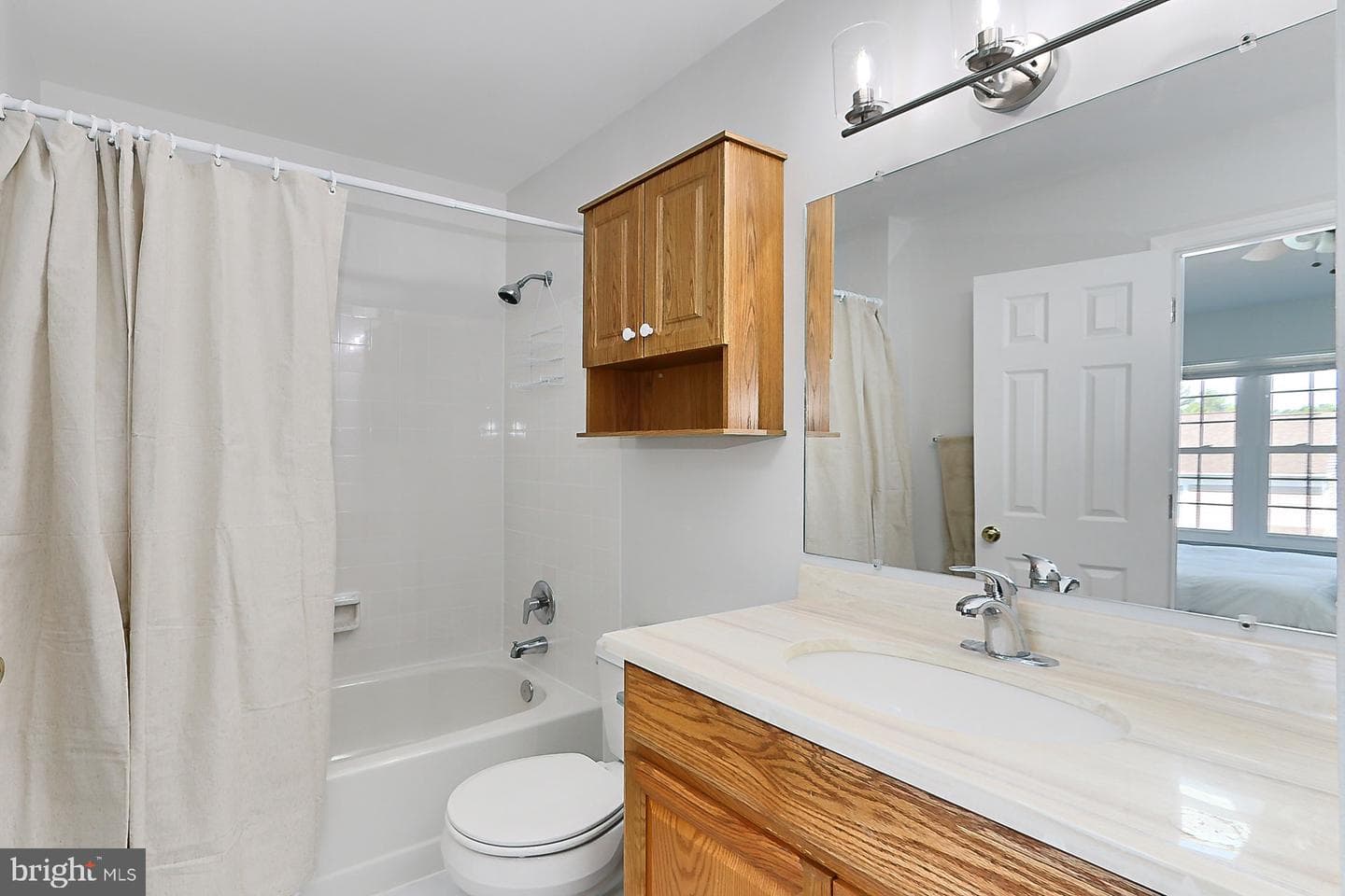 106 Saint Charles Square photo 22