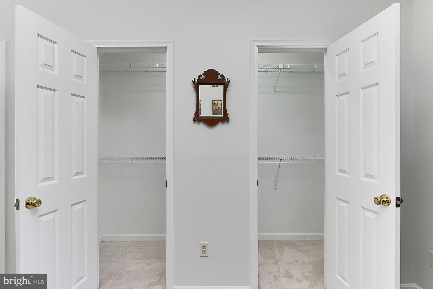 106 Saint Charles Square photo 23
