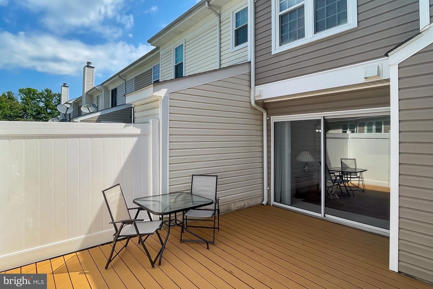 106 Saint Charles Square photo 24