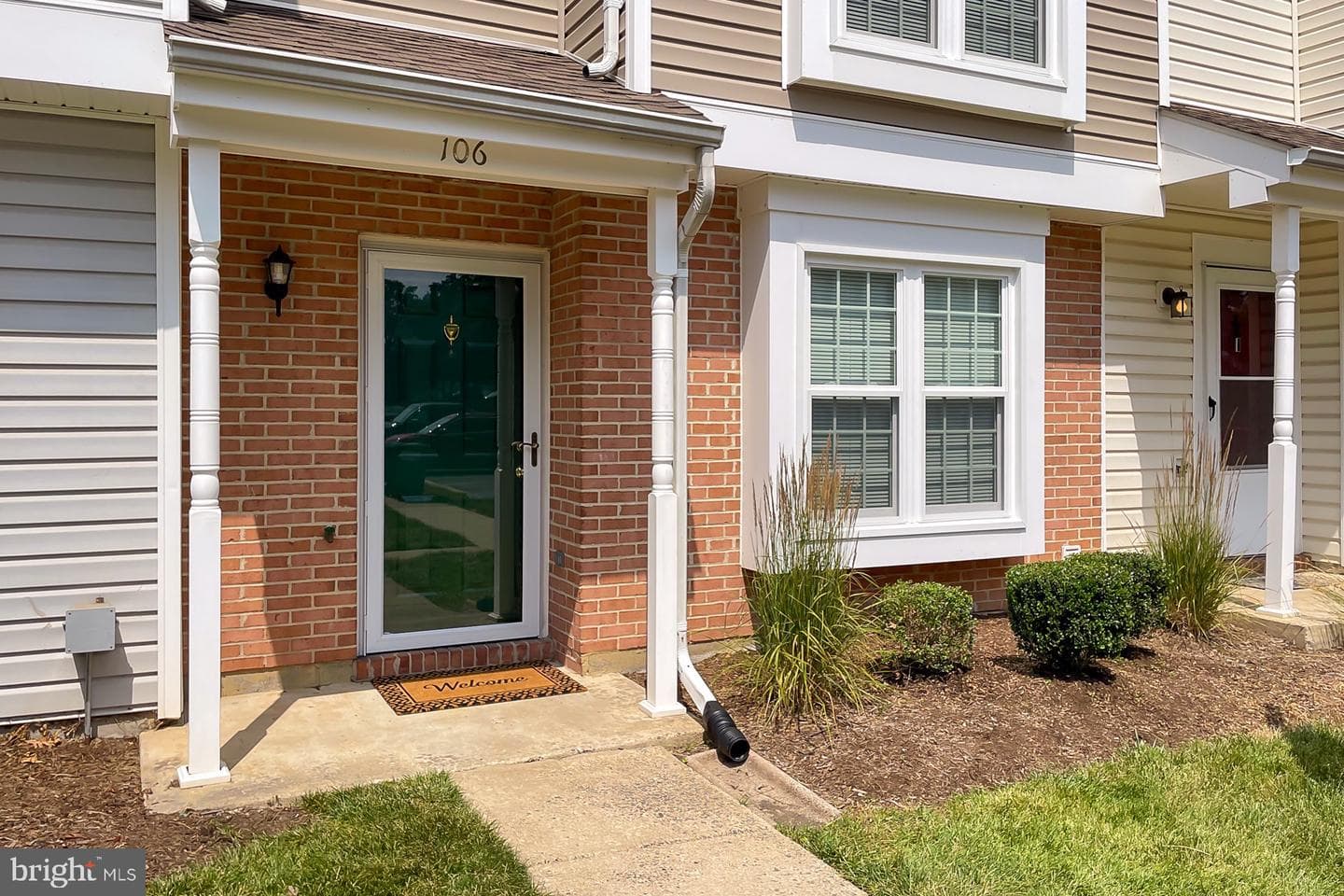 106 Saint Charles Square photo 3