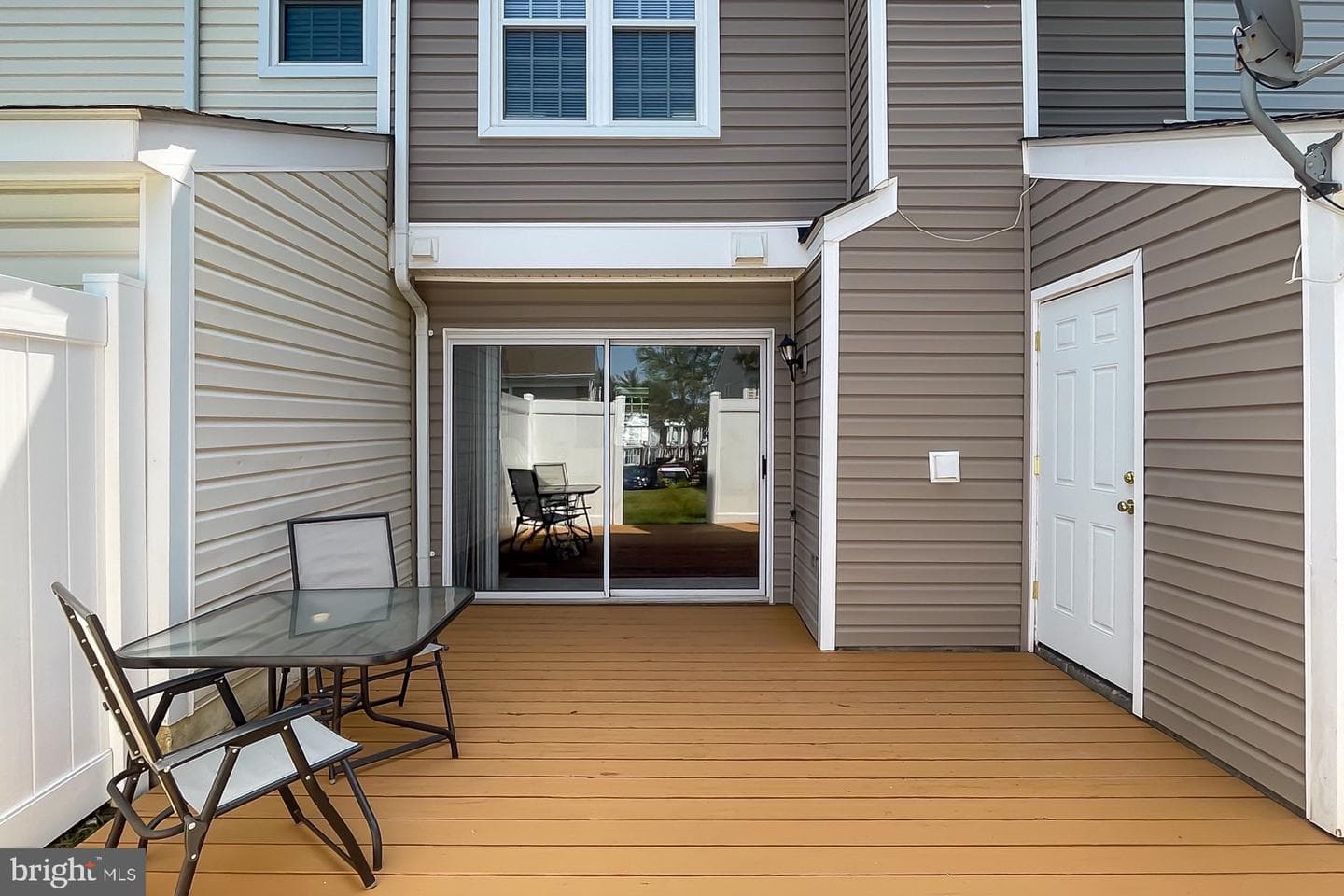 106 Saint Charles Square photo 30