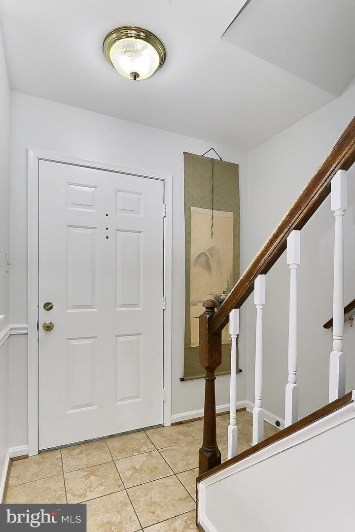 106 Saint Charles Square photo 4