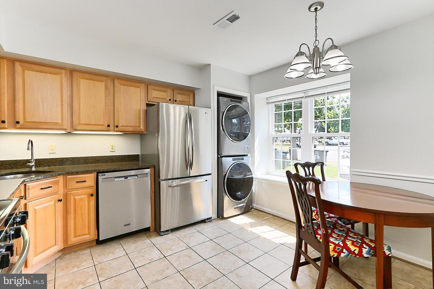 106 Saint Charles Square photo 8