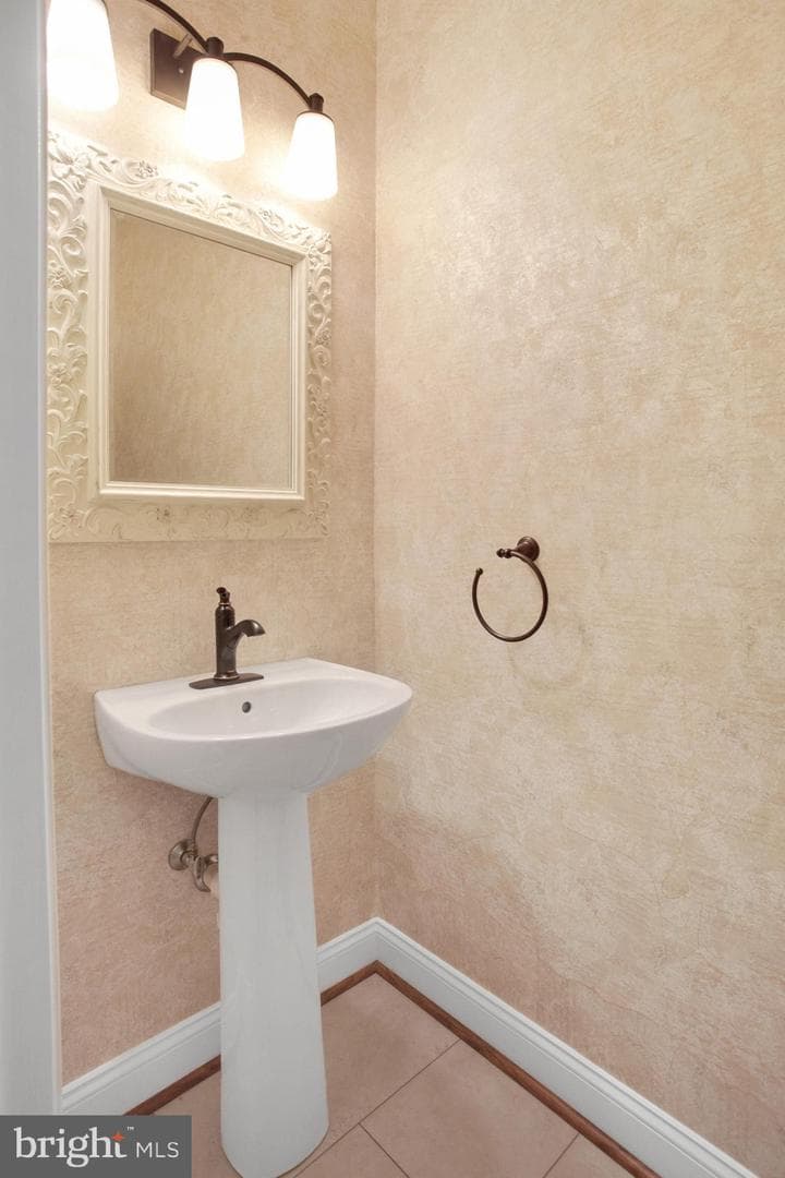 304 Lawford Drive SW photo 17
