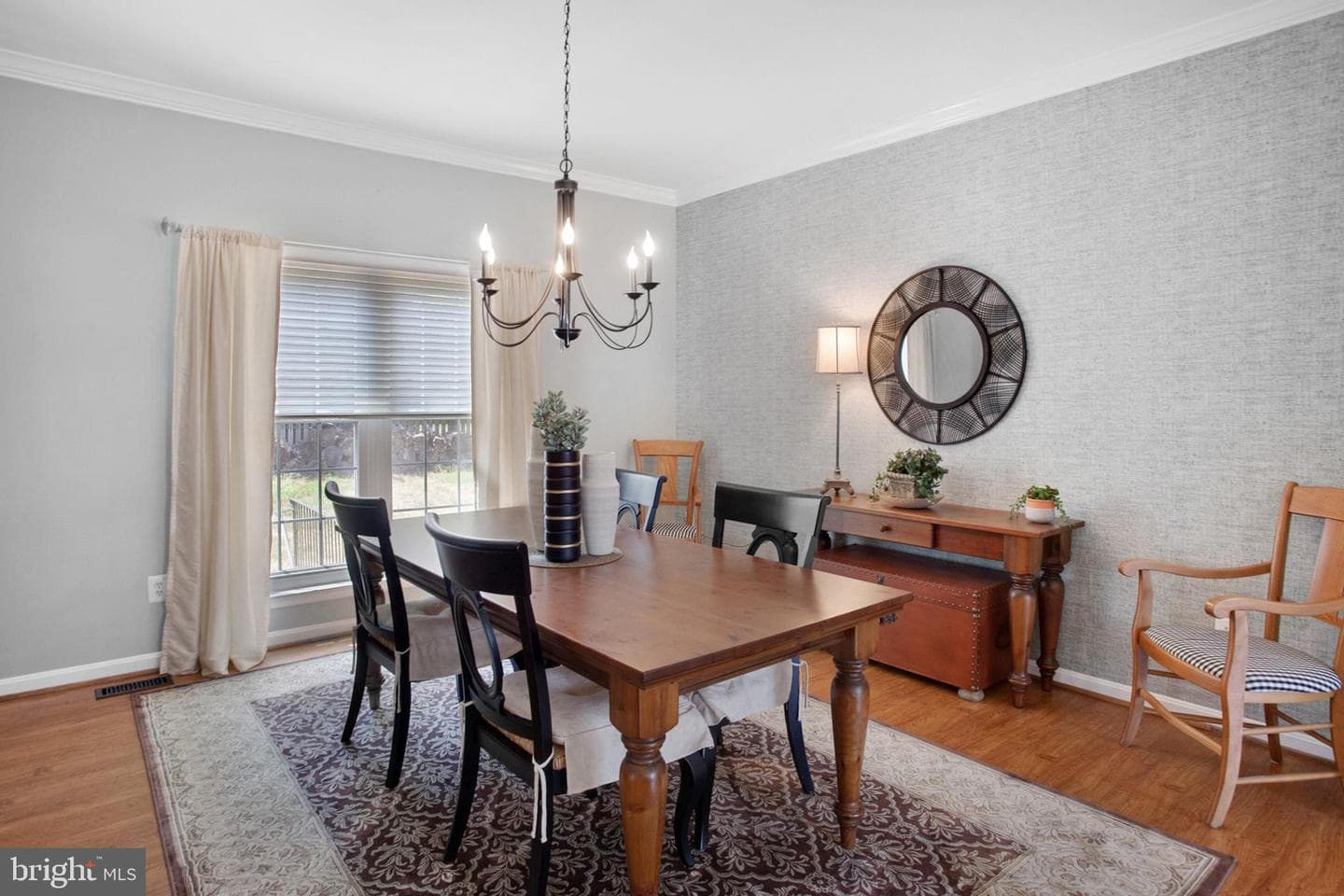 304 Lawford Drive SW photo 8