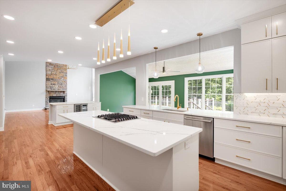 23284 Meadowvale Glen Court photo 16