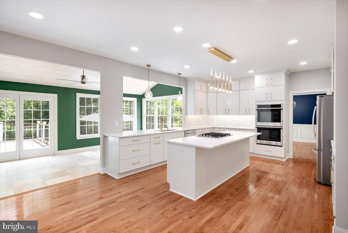 23284 Meadowvale Glen Court photo 17