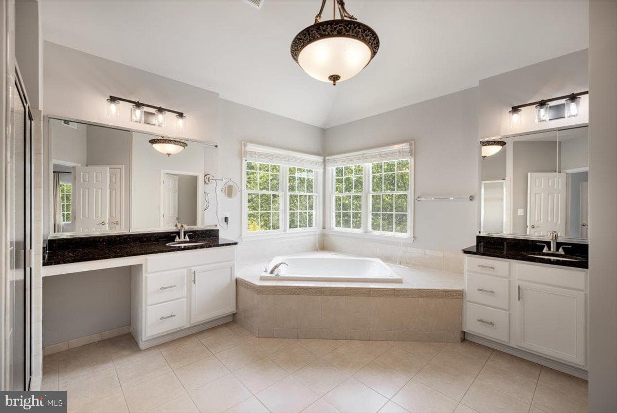 23284 Meadowvale Glen Court photo 36