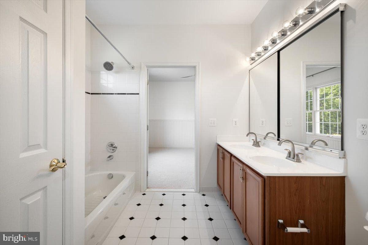 23284 Meadowvale Glen Court photo 43