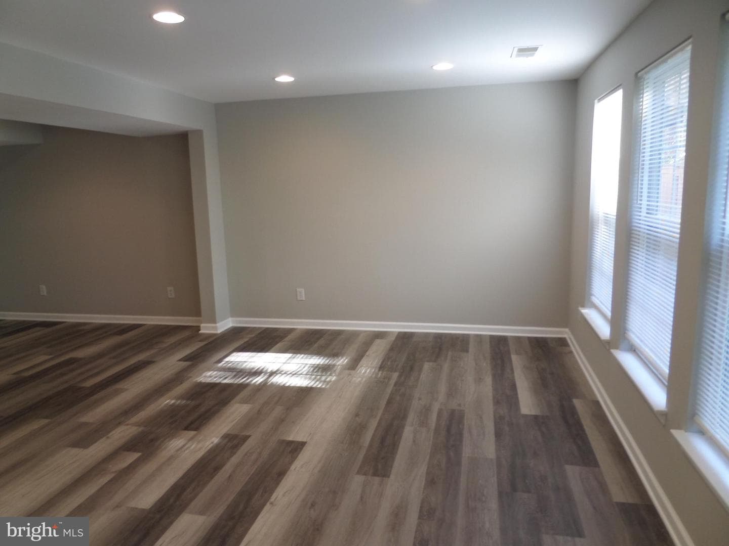 41885 Precious Square photo 10