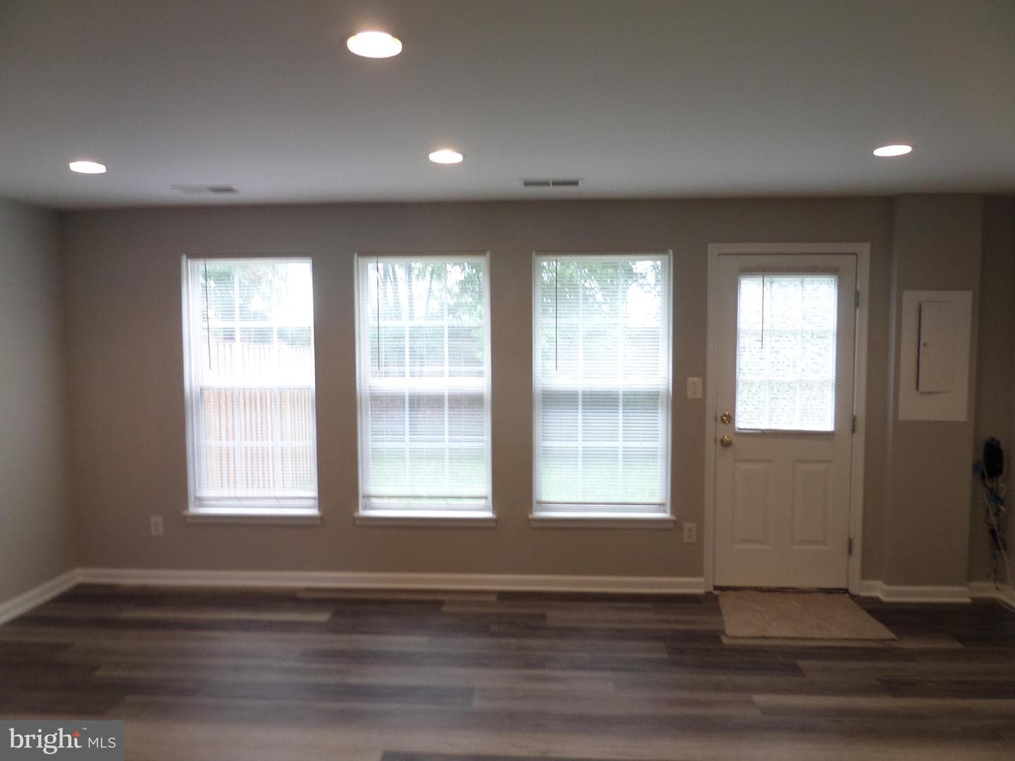 41885 Precious Square photo 11