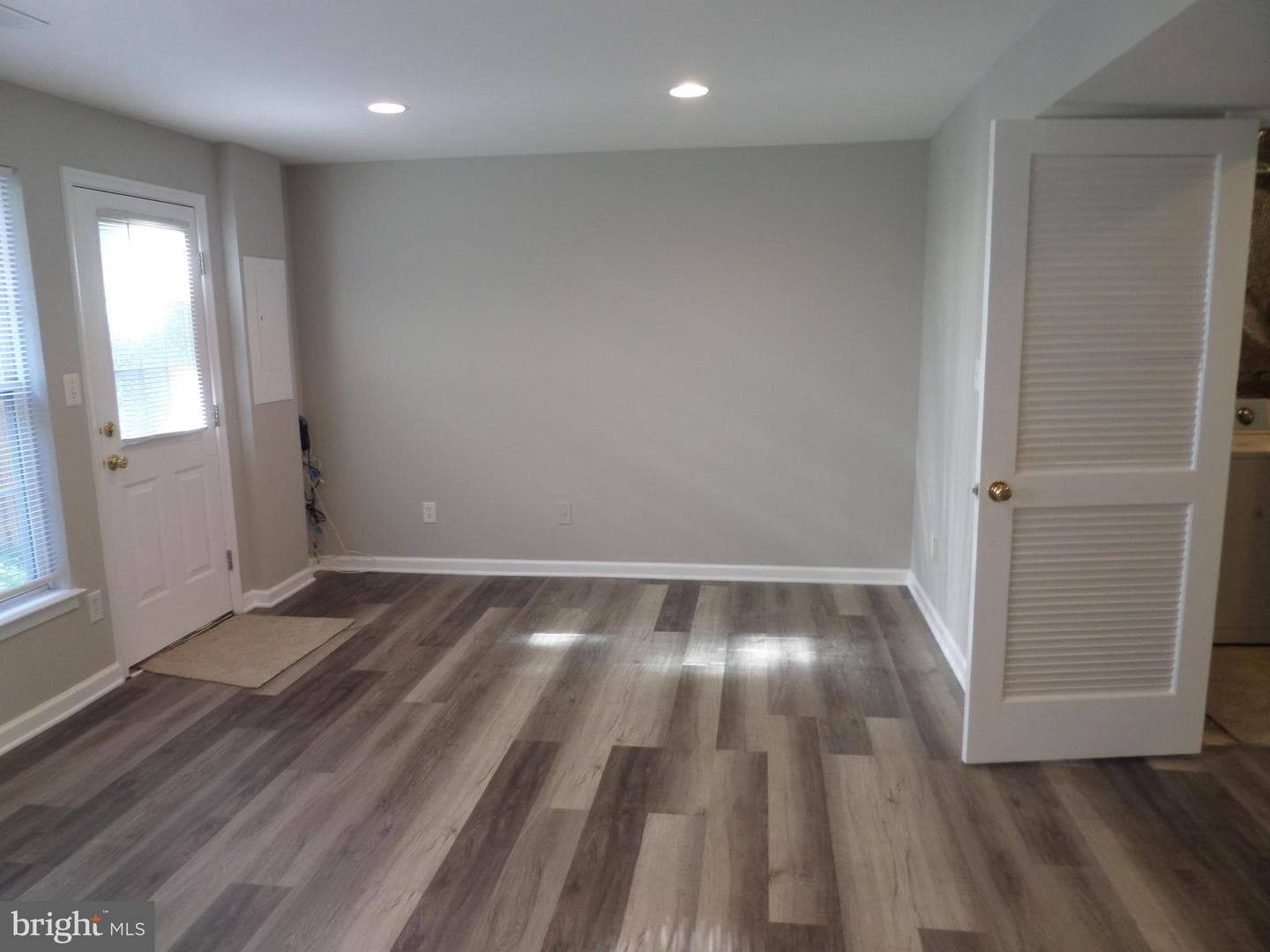 41885 Precious Square photo 13