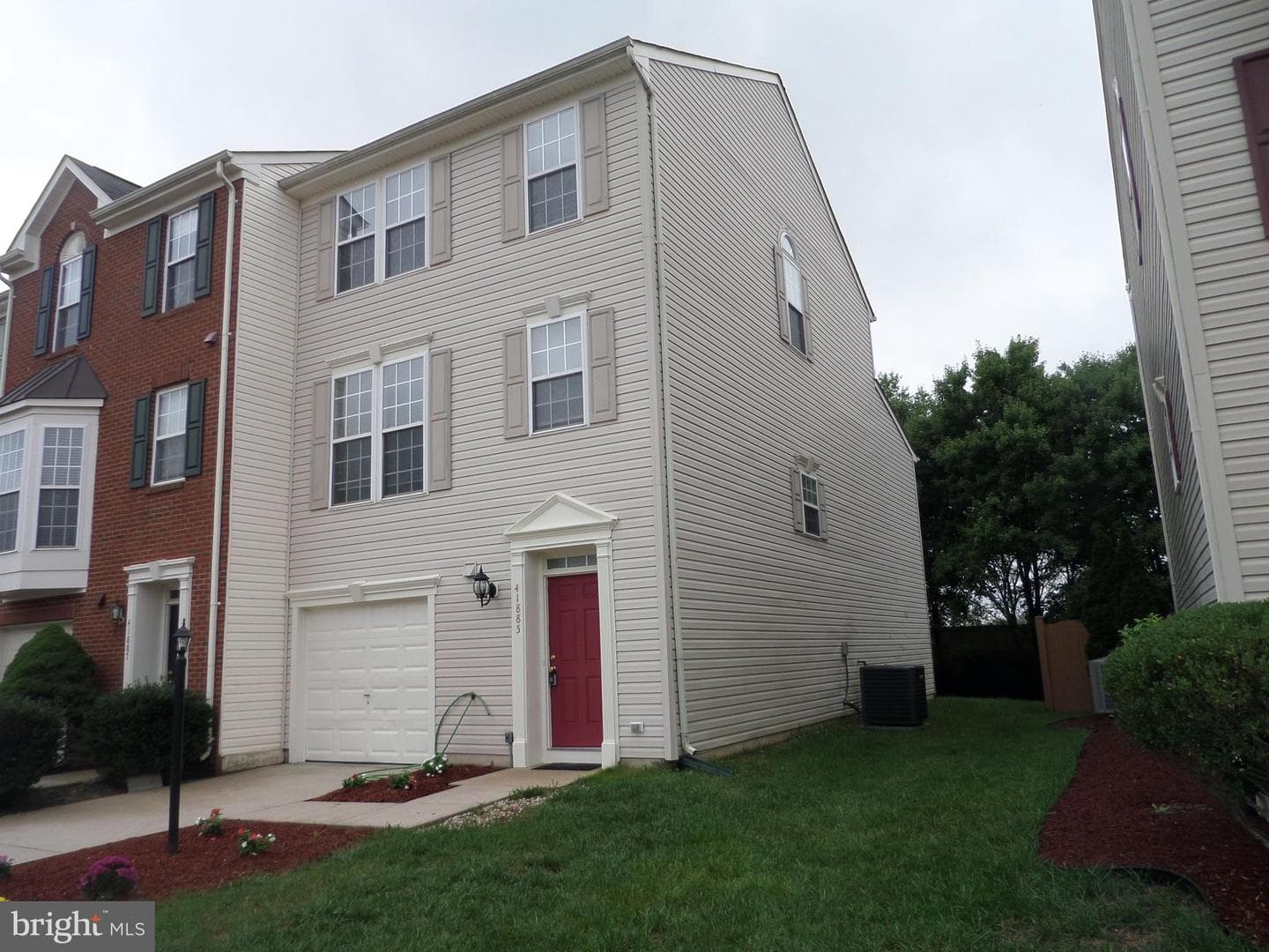 41885 Precious Square photo 2