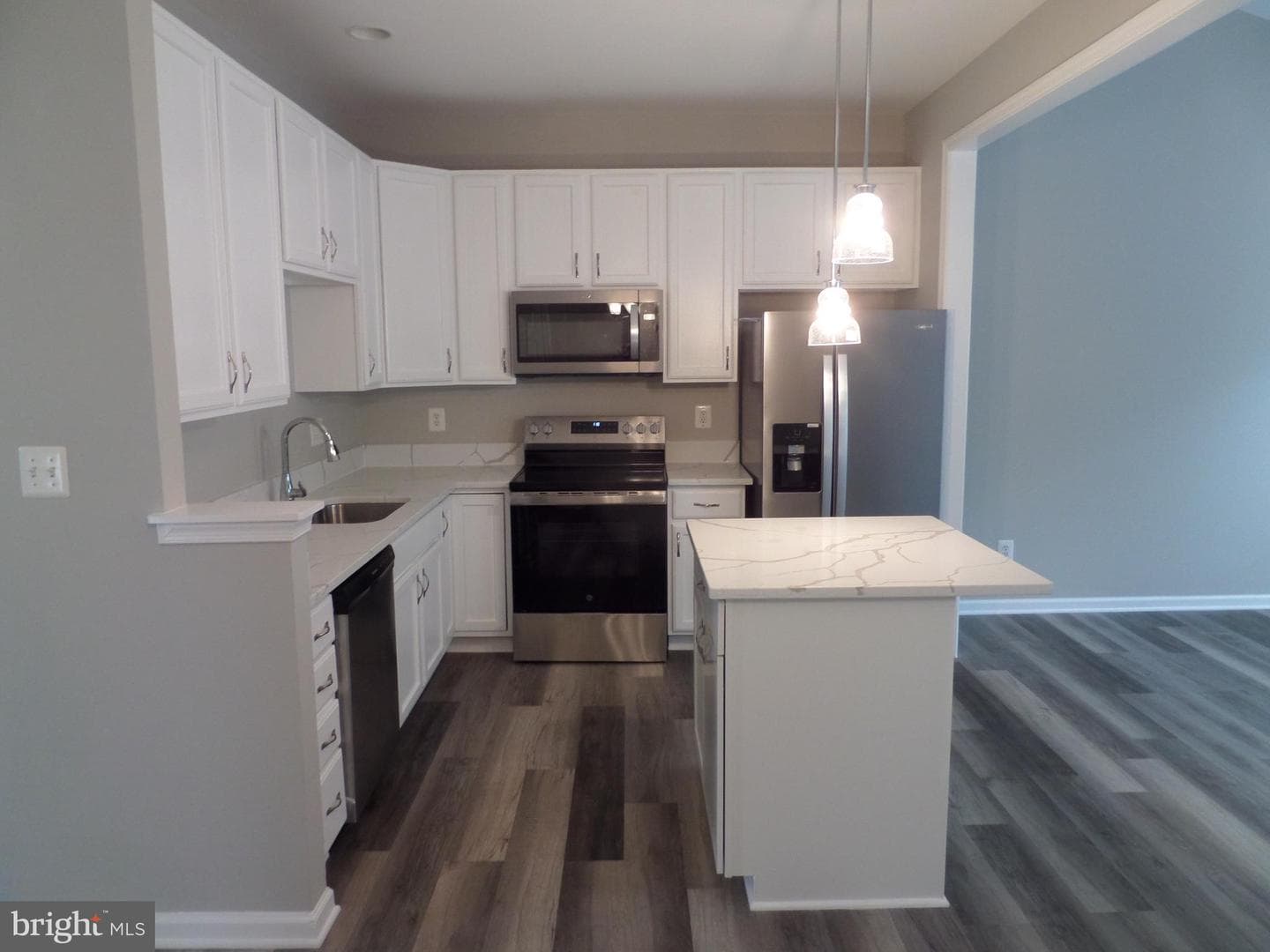 41885 Precious Square photo 23