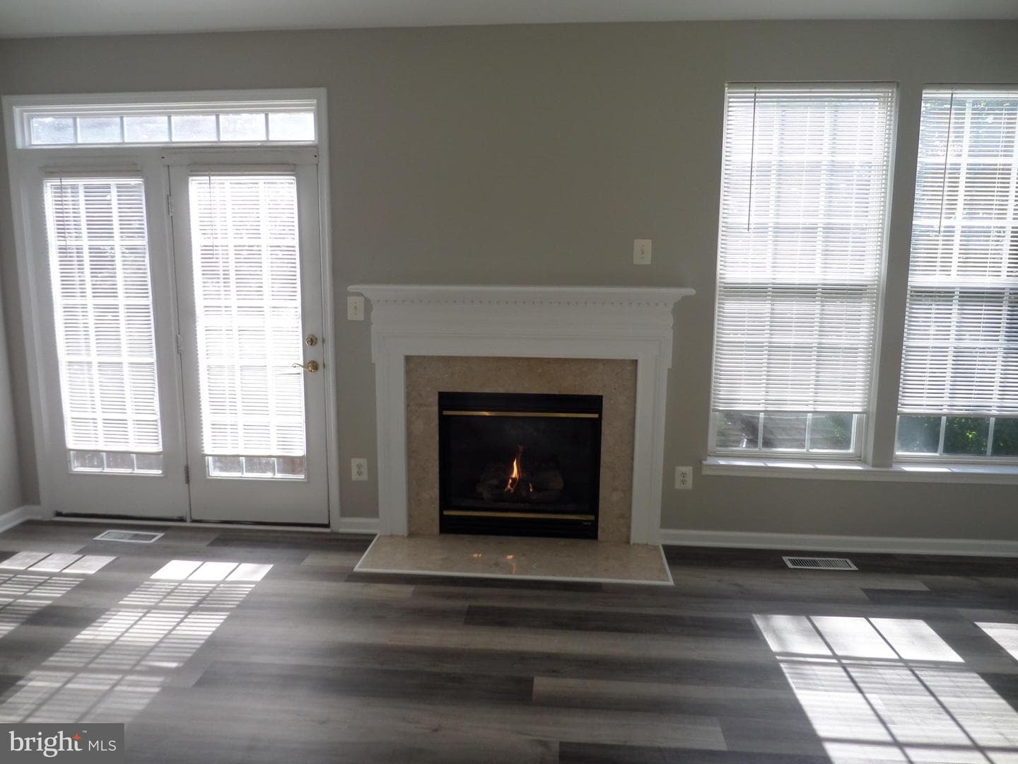 41885 Precious Square photo 30
