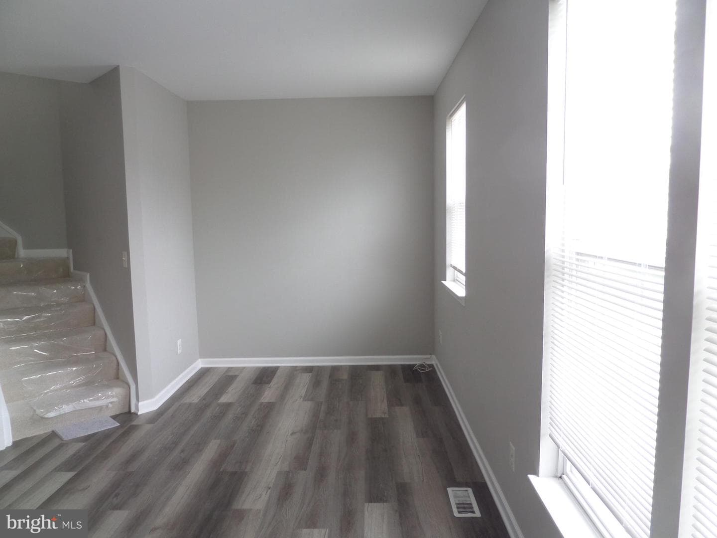 41885 Precious Square photo 32