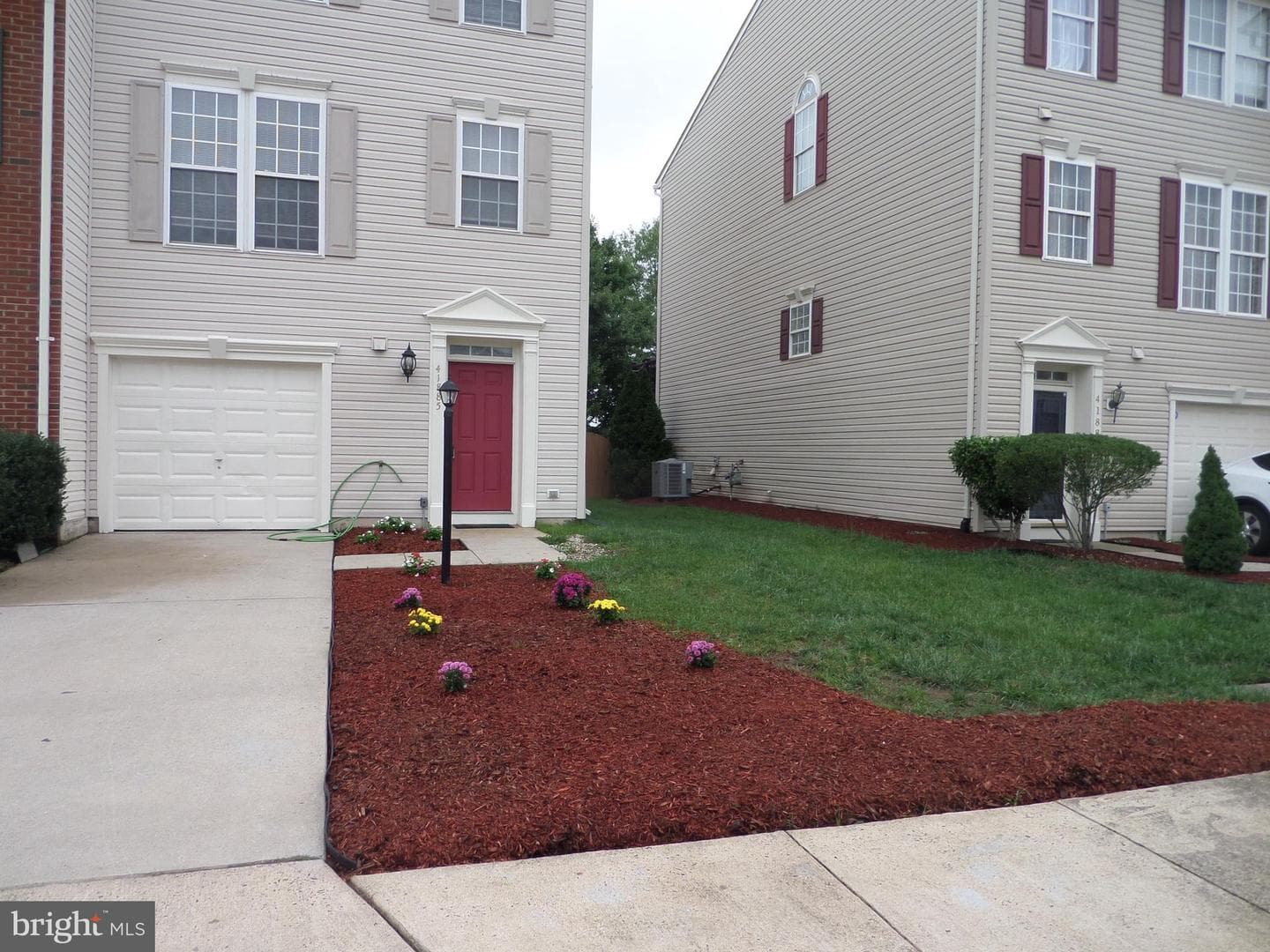 41885 Precious Square photo 4