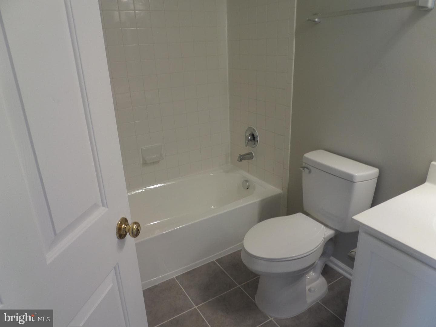 41885 Precious Square photo 51
