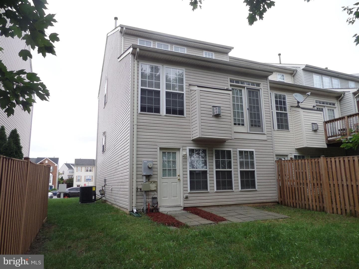 41885 Precious Square photo 57