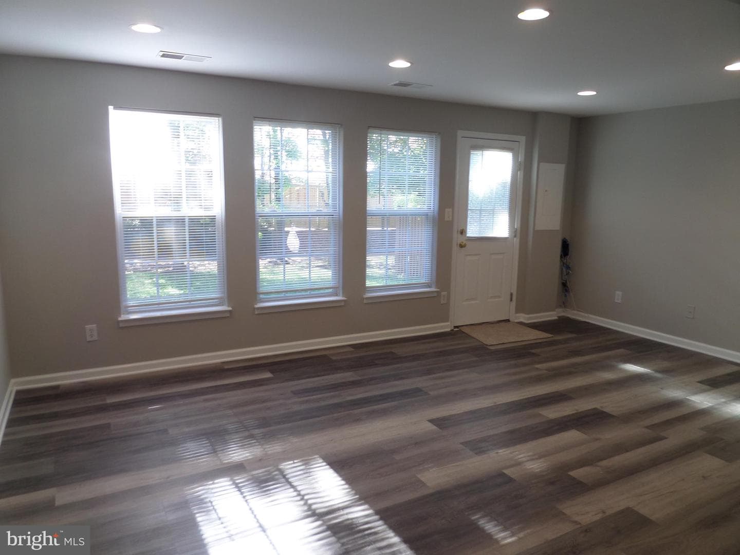 41885 Precious Square photo 7