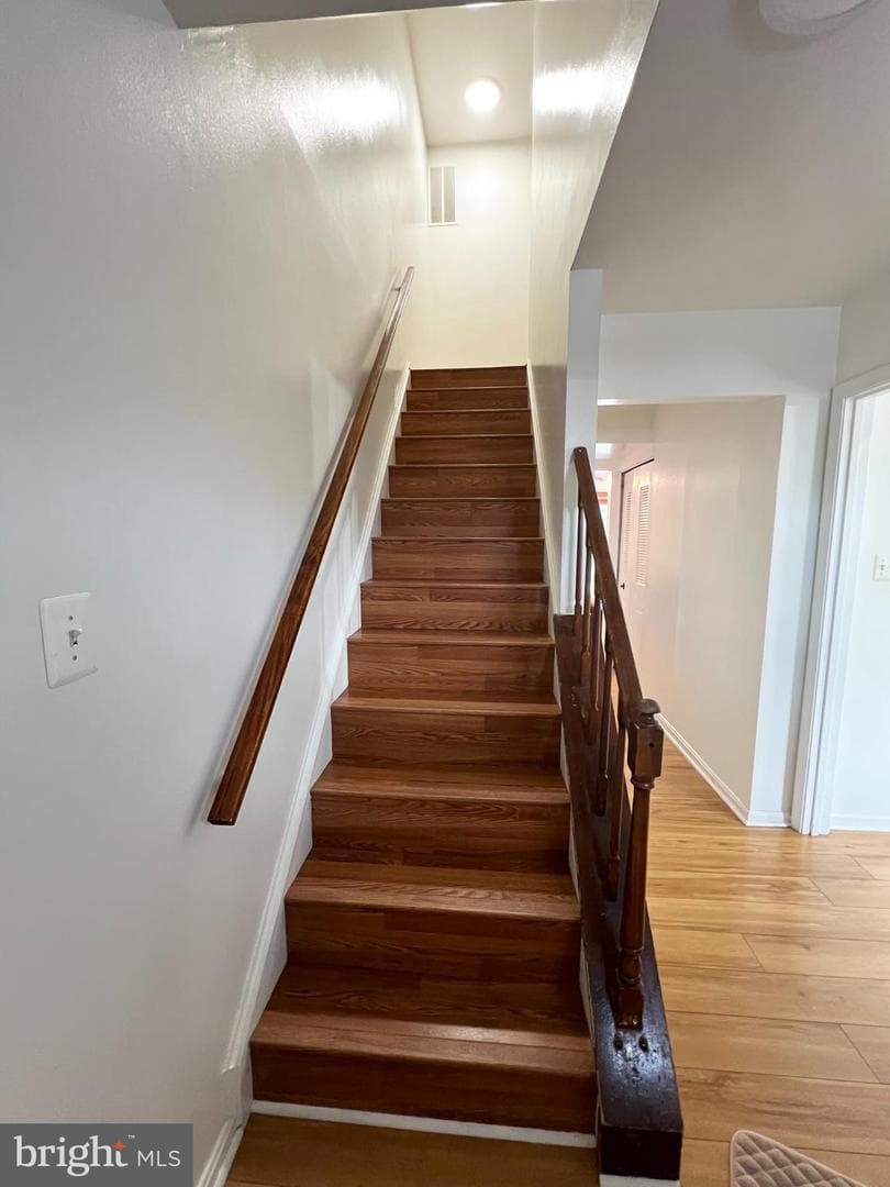 1023 Margate Court photo 2