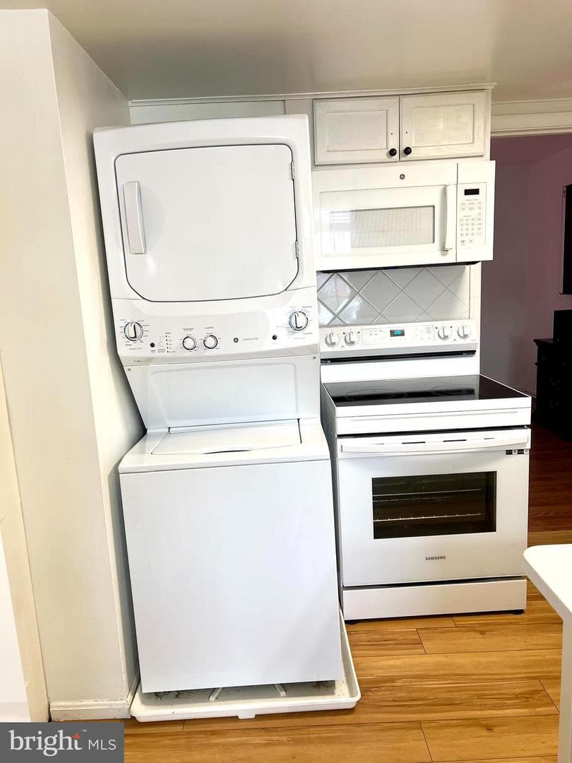 1023 Margate Court photo 5